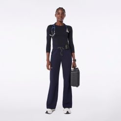 Alternative view of Figs Salta Seamless ? Sleeve Underscrub - Medical Scrub Pants, Healthcare Uniform